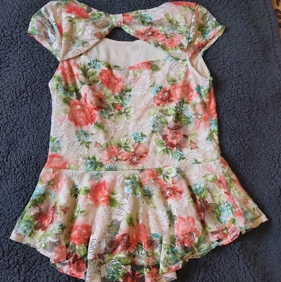 2/$20 Lace Peplum Hi-Low top - Picture 3 of 5